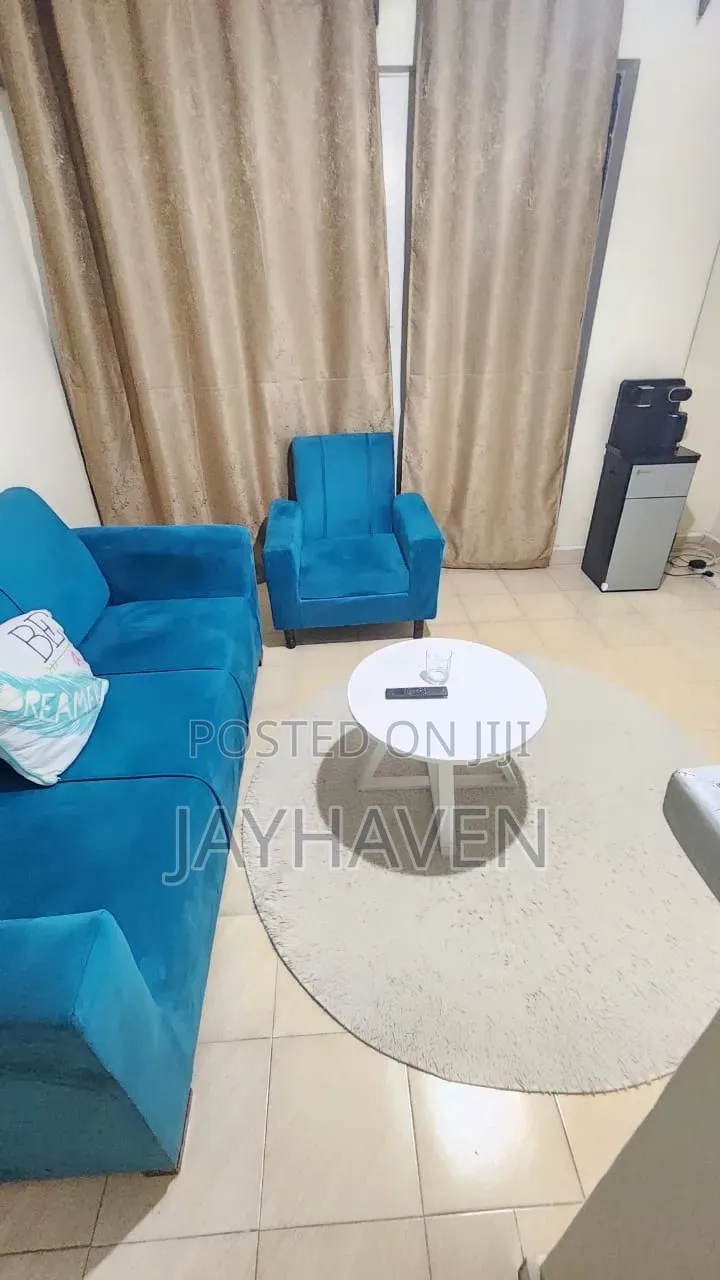Short Stay One Bedroom Airbnb in Donholm