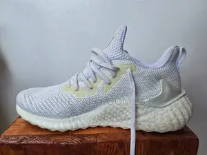 Adidas Alphaboost