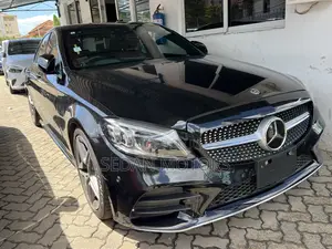 Mercedes-Benz C200 2019 Black