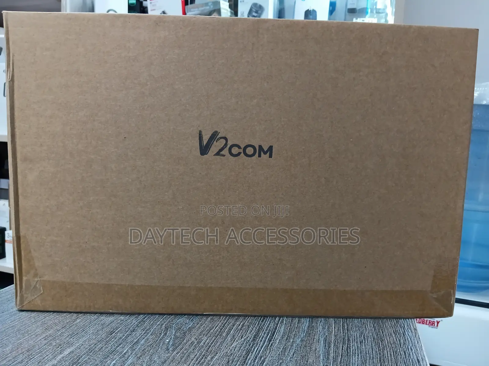 V2com S6 15.6′′ Triple Laptop Screen Extender - Black