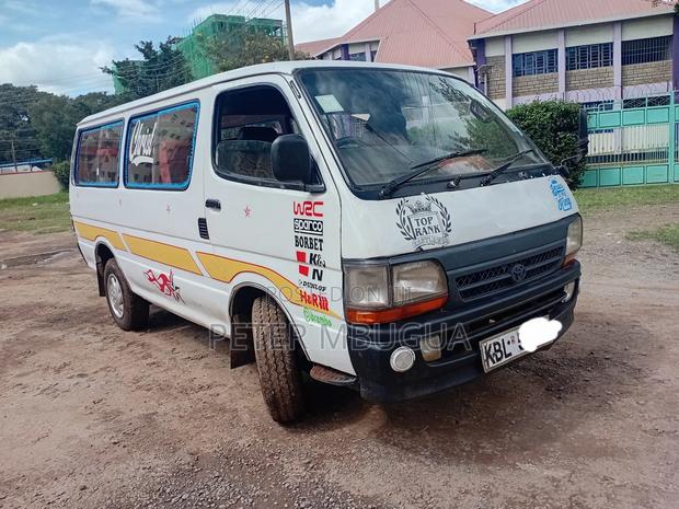Toyota HiAce 2003 White