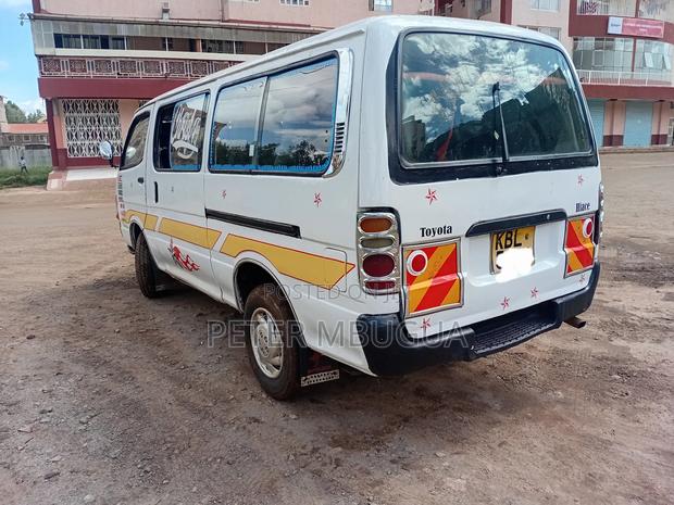 Toyota HiAce 2003 White - thumbnail 3