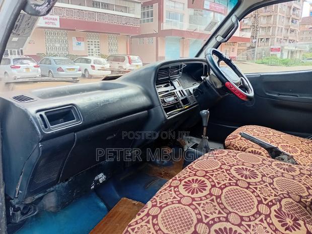 Toyota HiAce 2003 White - thumbnail 4