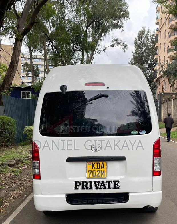 Toyota HiAce 2014 White - thumbnail 3