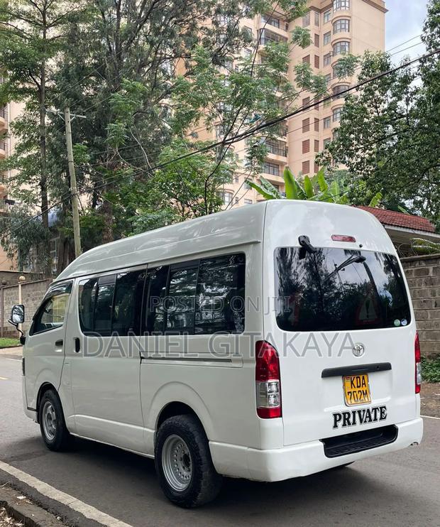Toyota HiAce 2014 White - thumbnail 4