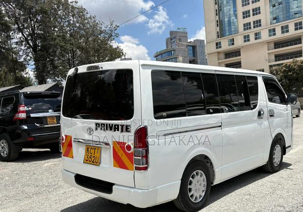 Toyota HiAce 2012 White