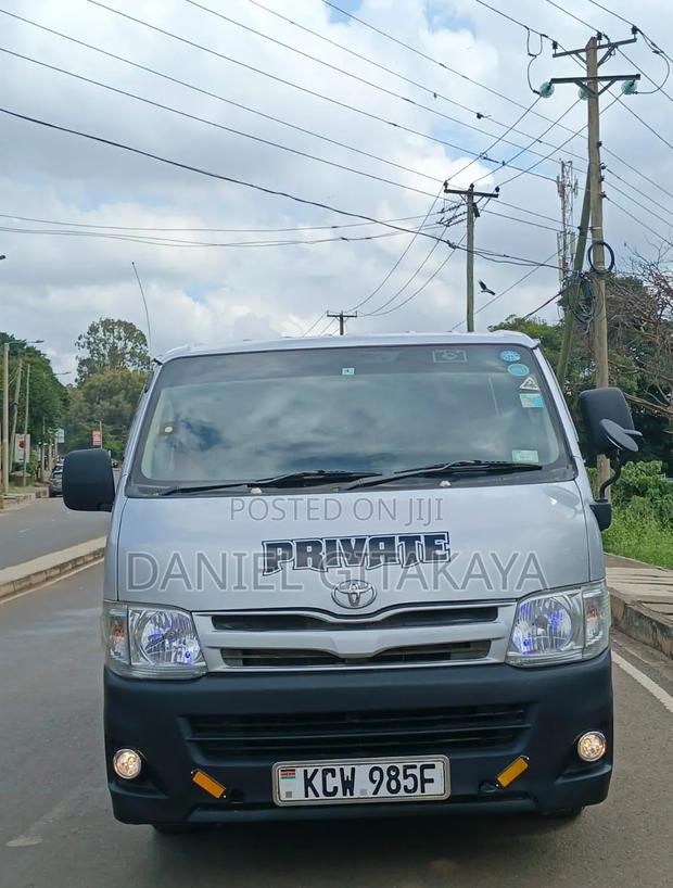 Toyota HiAce 2013 Silver