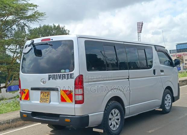 Toyota HiAce 2013 Silver - thumbnail 4