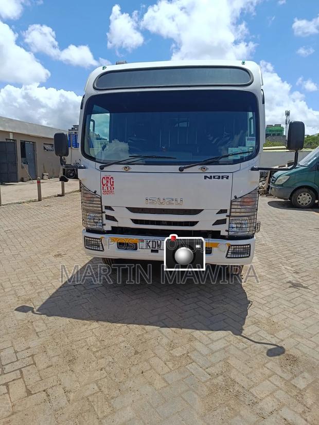 New Isuzu NQR 2024 White - thumbnail 2