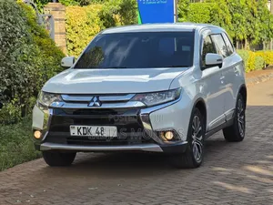 Mitsubishi Outlander 2016 White