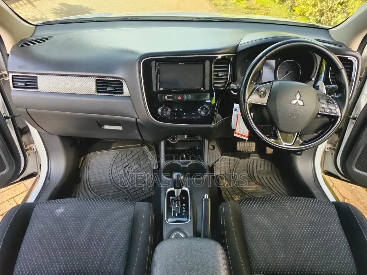 Mitsubishi Outlander 2016 White
