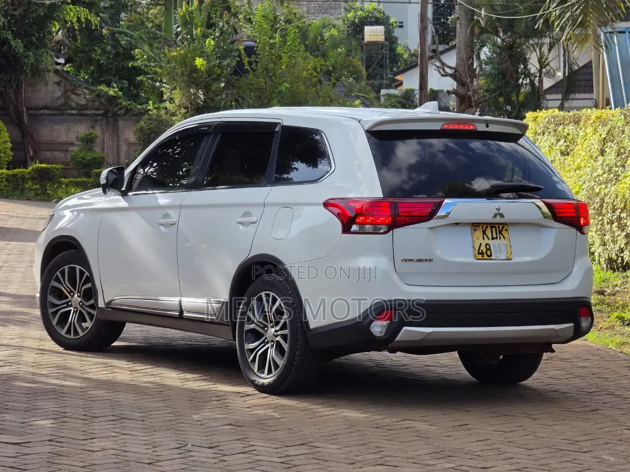 Mitsubishi Outlander 2016 White