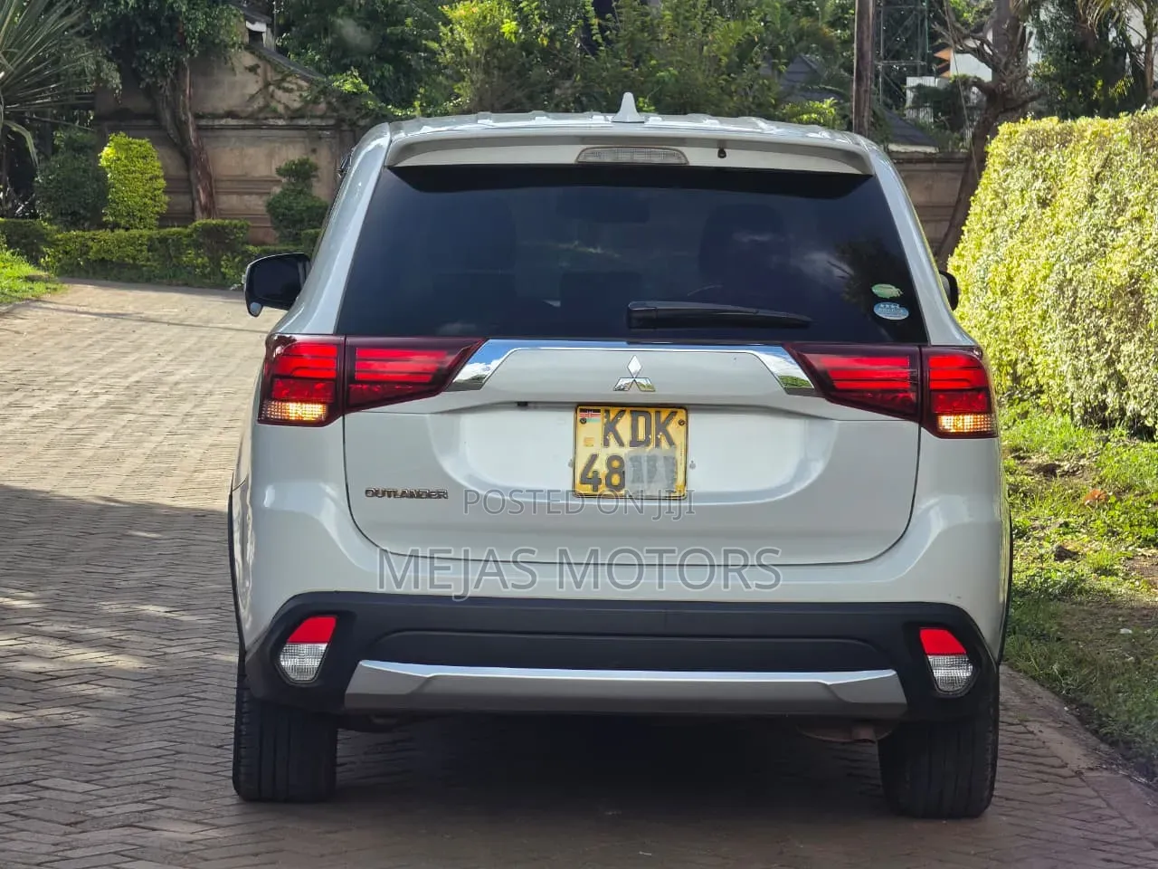 Mitsubishi Outlander 2016 White