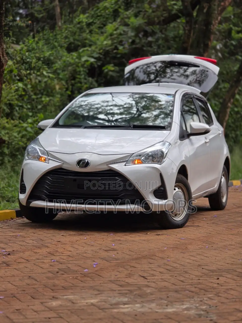 Toyota Vitz 2018 White