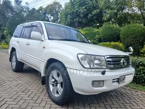 Toyota Land Cruiser 2000 White
