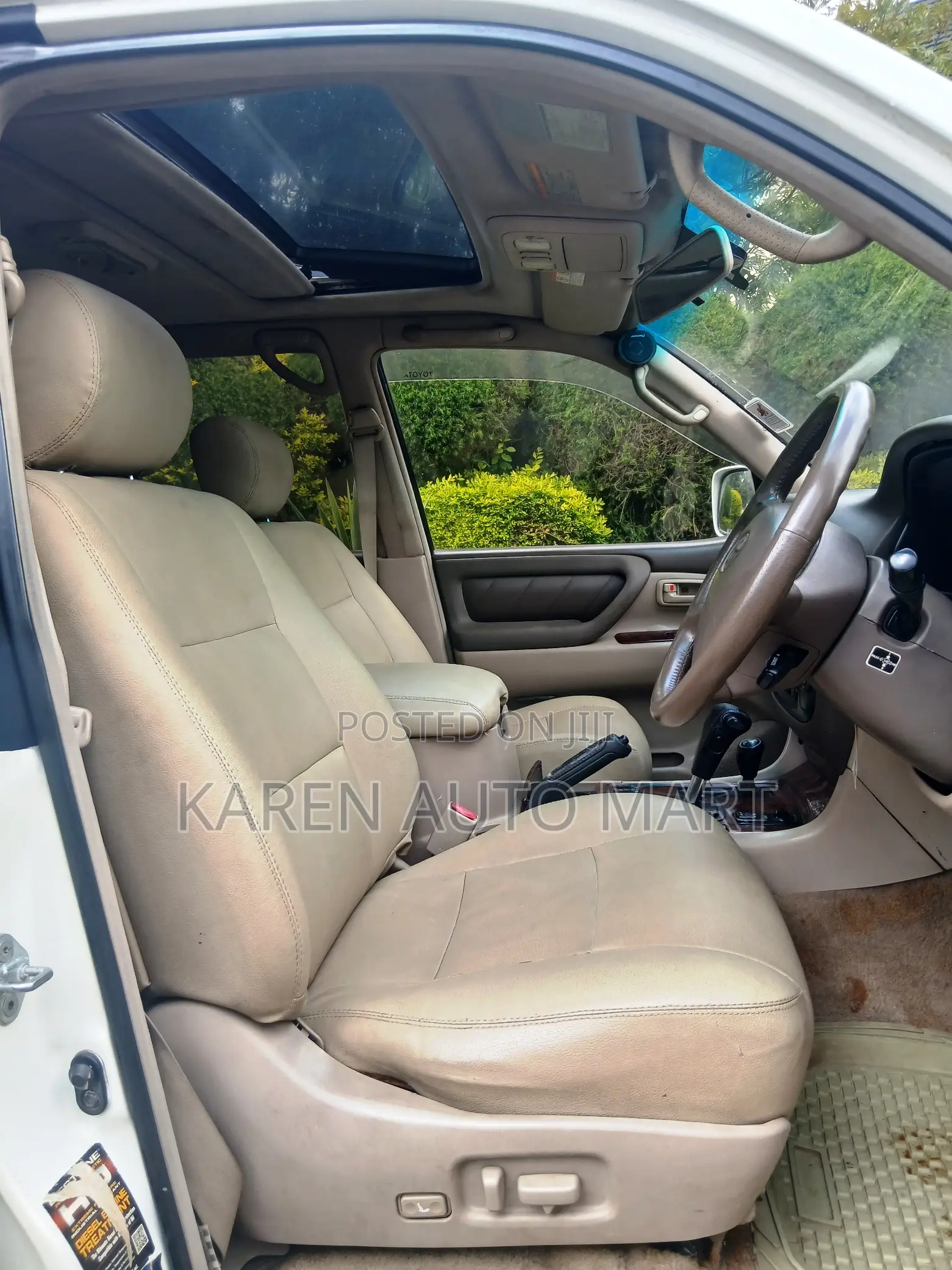 Toyota Land Cruiser 2000 White