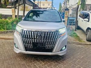 Toyota Esquire 2018 Silver