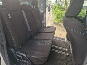 Toyota Esquire 2018 Silver