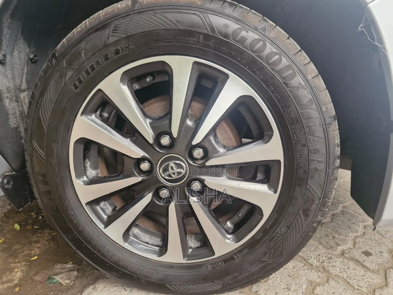 Toyota Esquire 2018 Silver