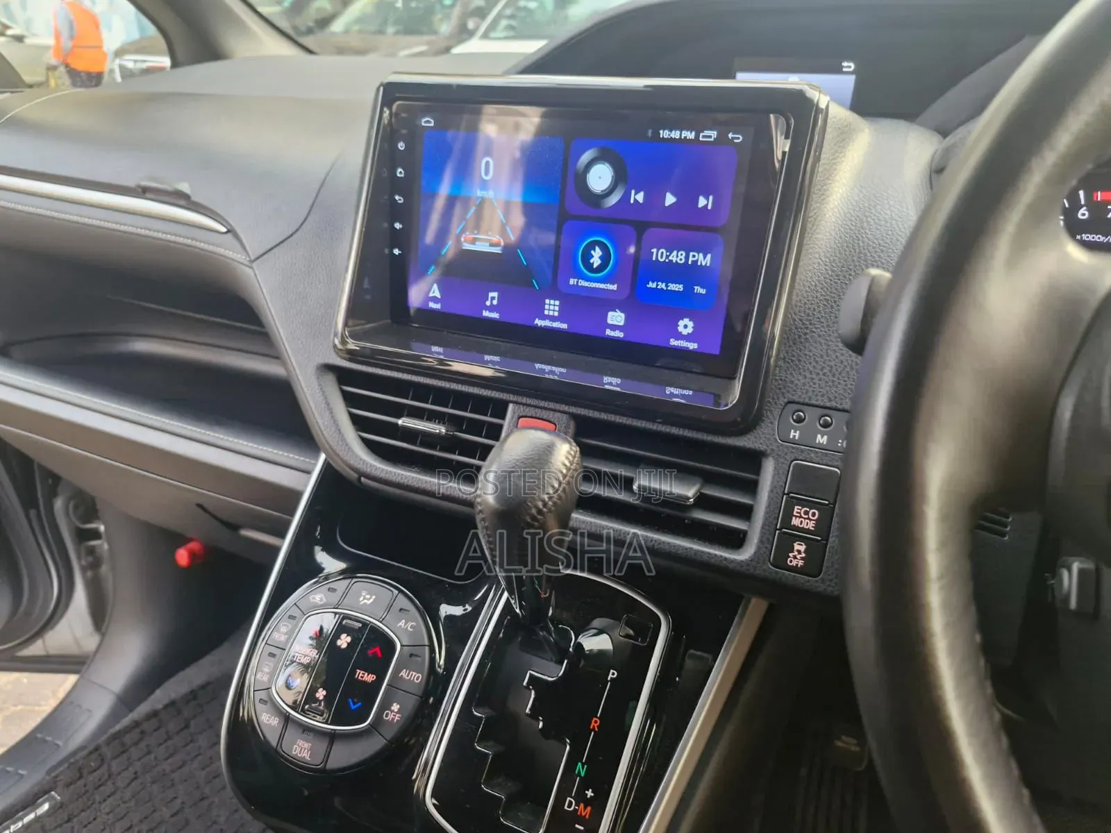 Toyota Esquire 2018 Silver