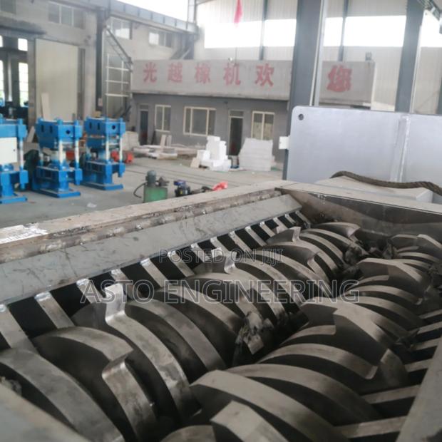 Old Car Tyre Crusher Machine