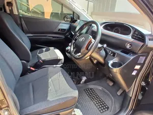 Toyota Sienta 2017