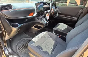 Toyota Sienta 2017
