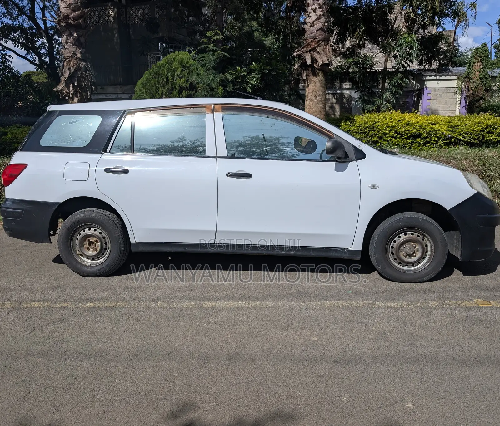 Nissan Advan 2015