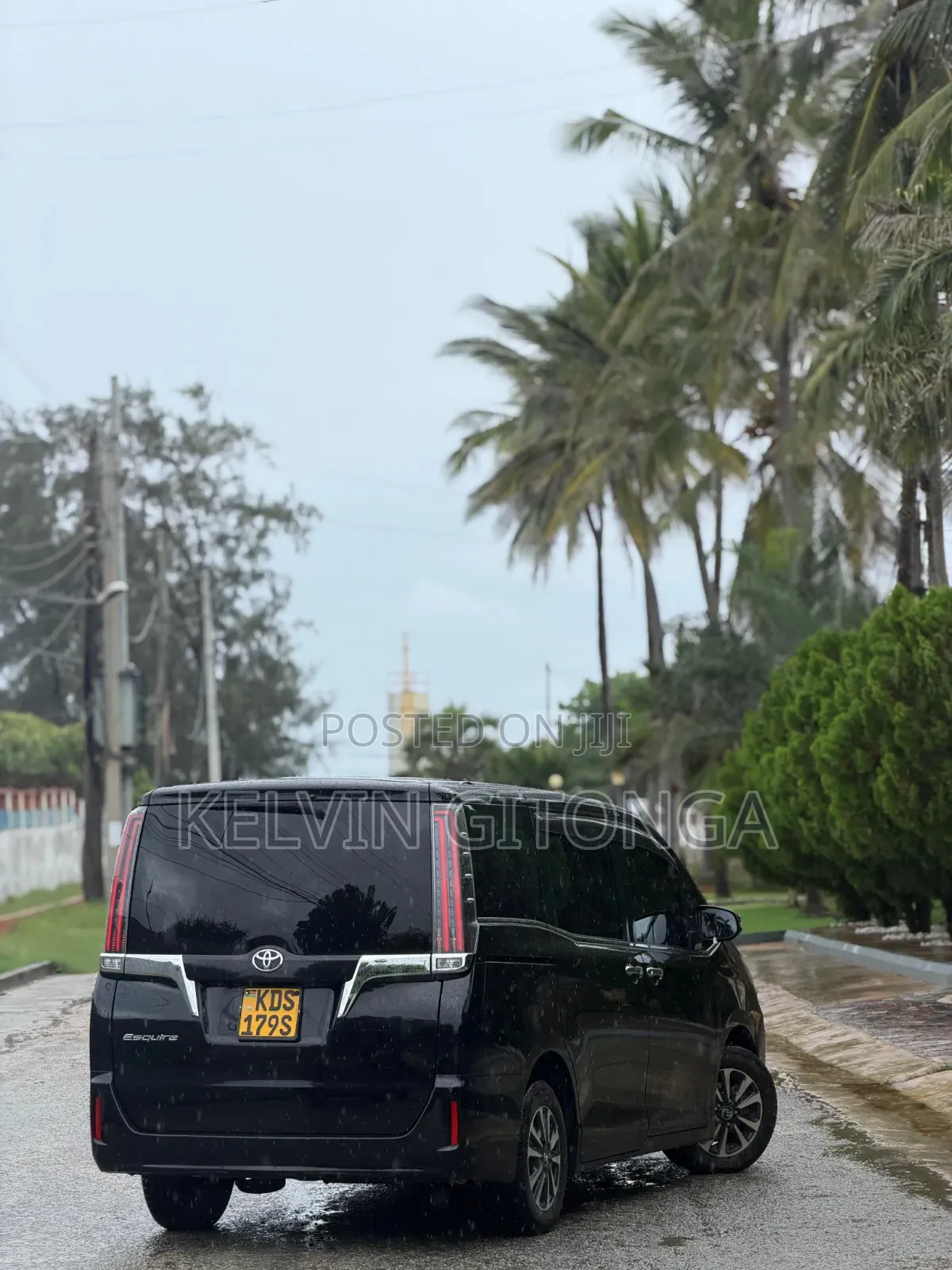 Toyota Esquire 2017 Black