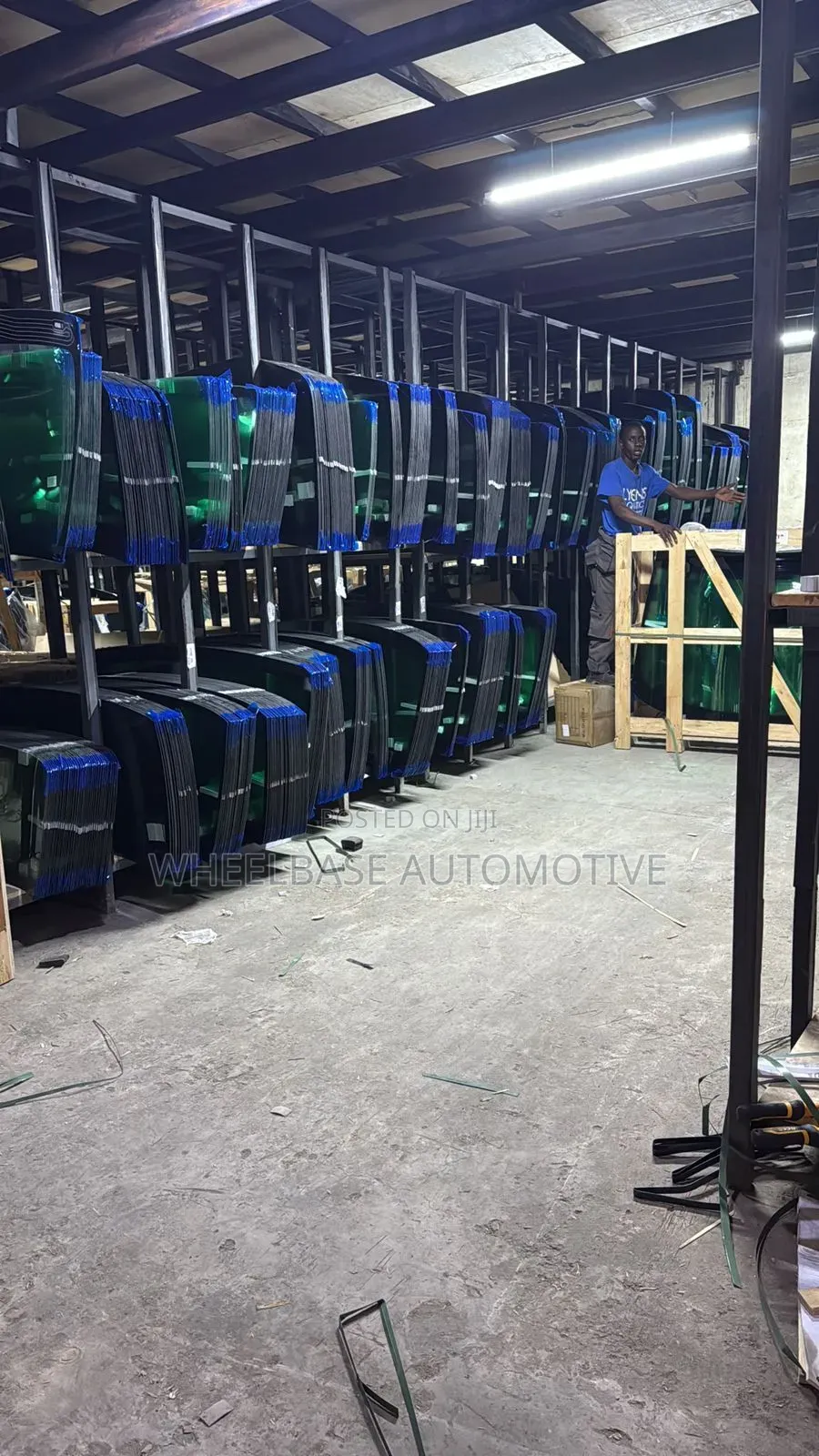 Front Rear Windshields, All Automobile Glasses in Stock. Best Prices