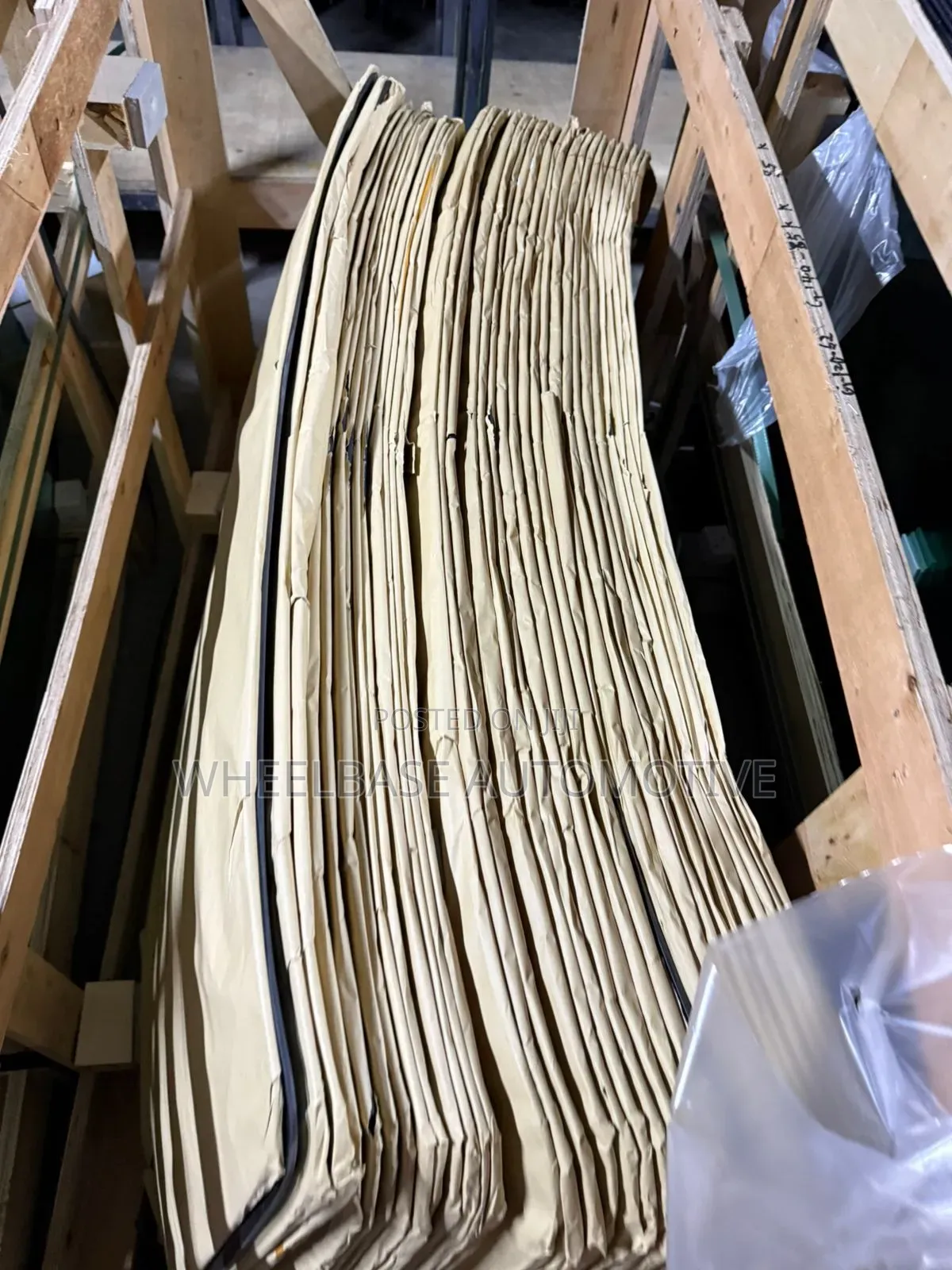 Front Rear Windshields, All Automobile Glasses in Stock. Best Prices