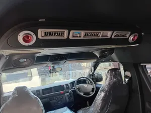 Toyota HiAce 2019 Silver