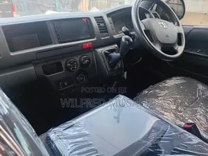 Toyota HiAce 2019 Silver