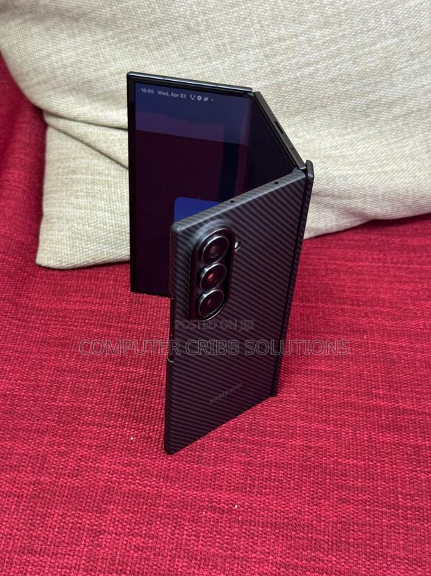 Samsung Galaxy Z Trifold 512 GB Black - thumbnail 3