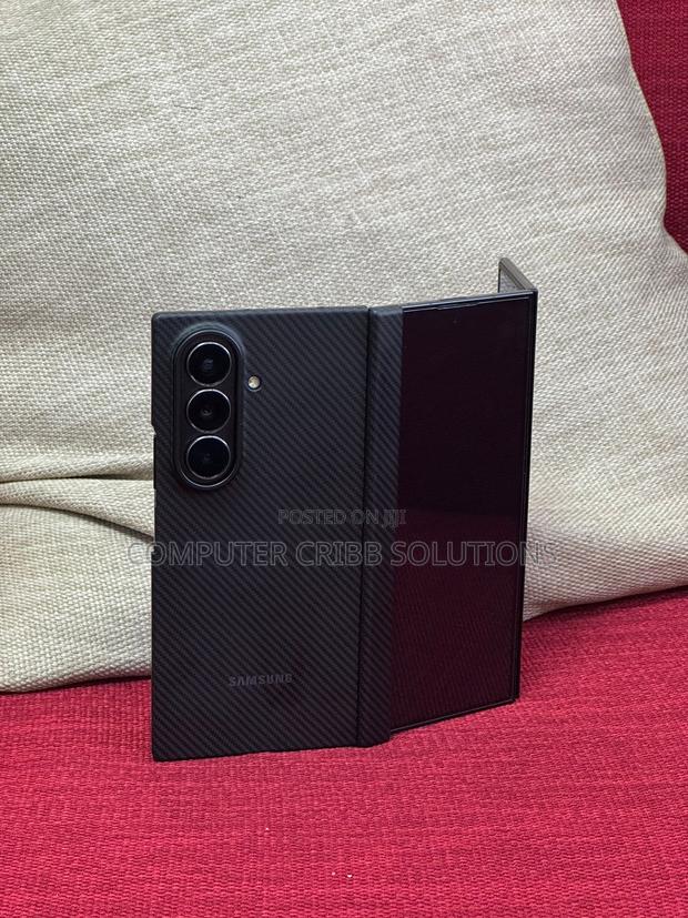 Samsung Galaxy Z Trifold 512 GB Black - thumbnail 4