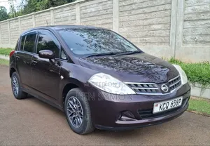 Nissan Tiida 1.5L 16V 2011 Maroon