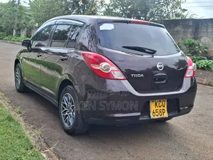 Nissan Tiida 1.5L 16V 2011 Maroon