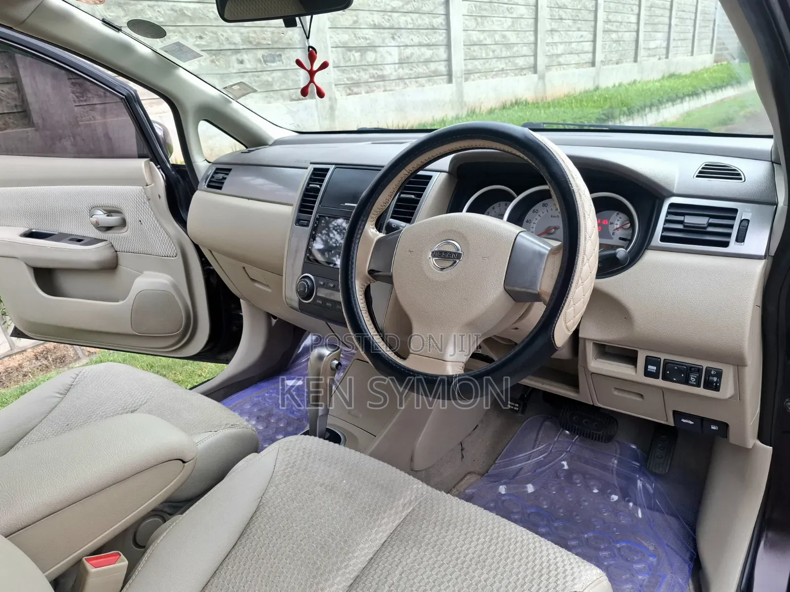 Nissan Tiida 1.5L 16V 2011 Maroon
