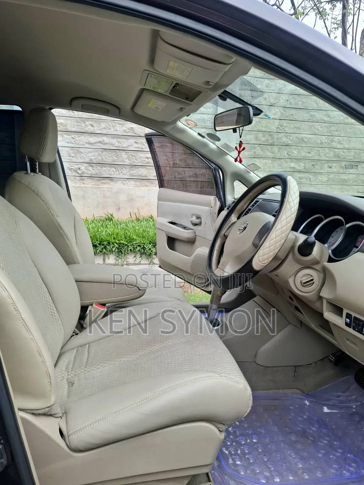 Nissan Tiida 1.5L 16V 2011 Maroon