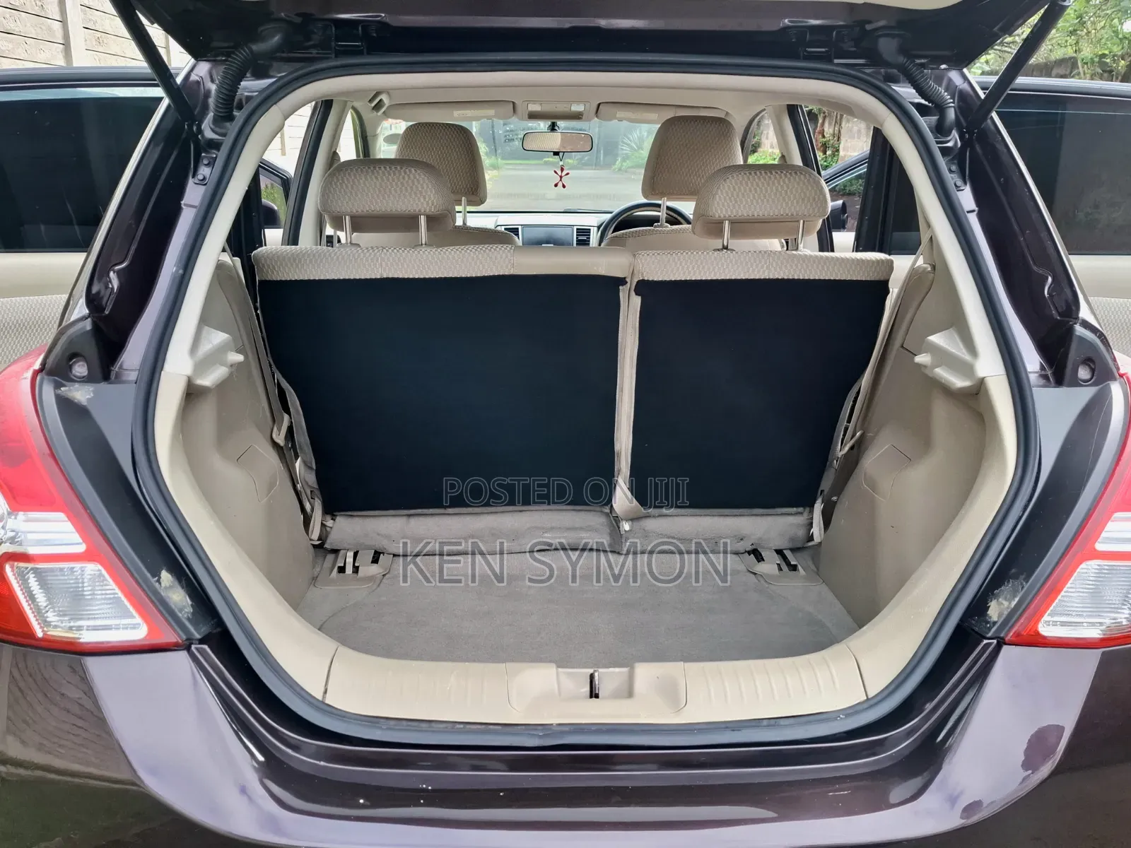 Nissan Tiida 1.5L 16V 2011 Maroon