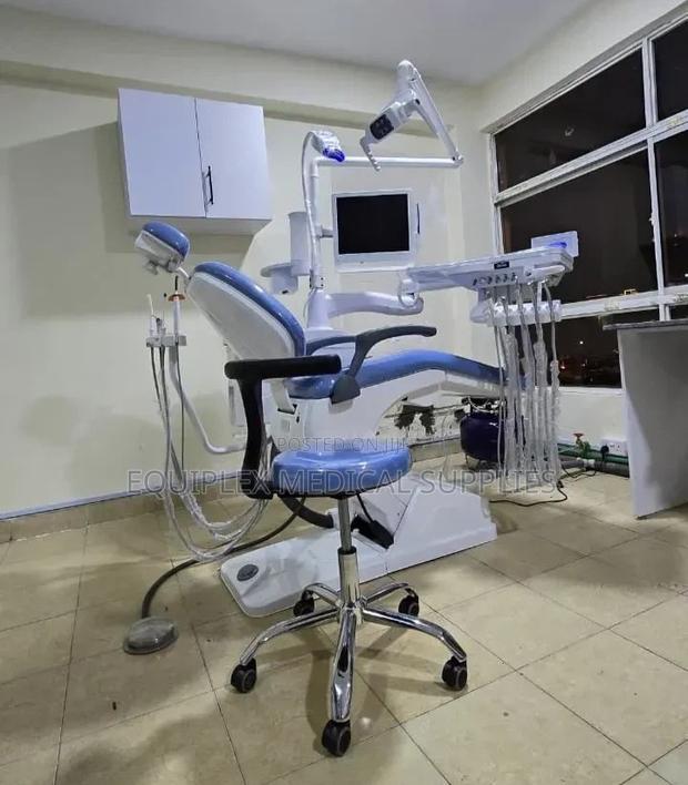 New Dental Chair (Complete With Oil Free Compressor)