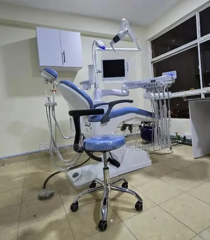 New Dental Chair (Complete With Oil Free Compressor)