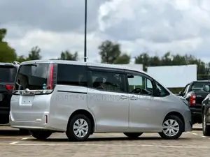 Toyota Noah 2.0 FWD (7 Seater) 2019 White