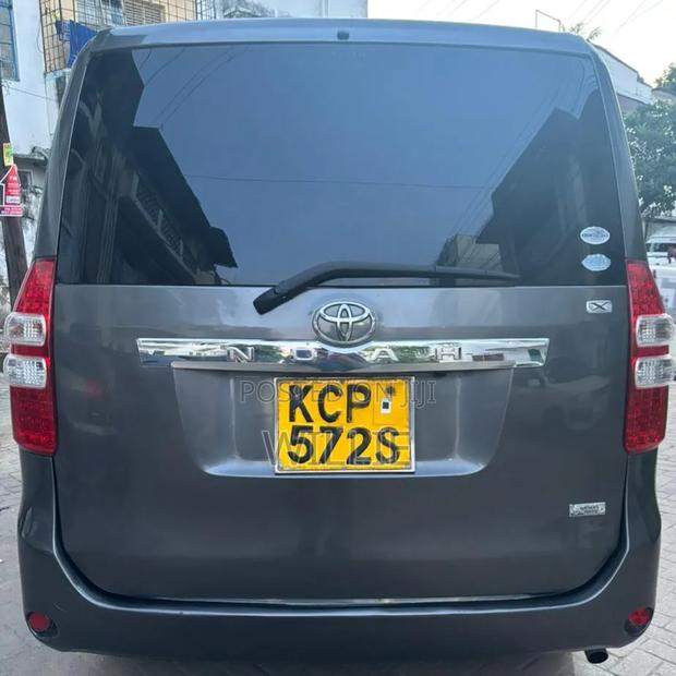 Toyota Voxy 2010 Grey - thumbnail 2