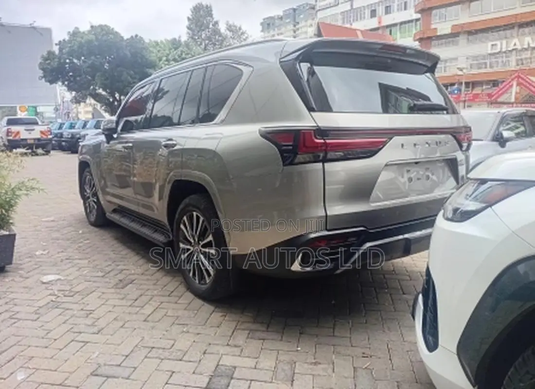 Lexus LX 2021 Silver