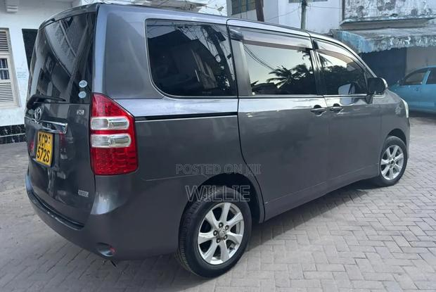 Toyota Voxy 2010 Grey - thumbnail 7