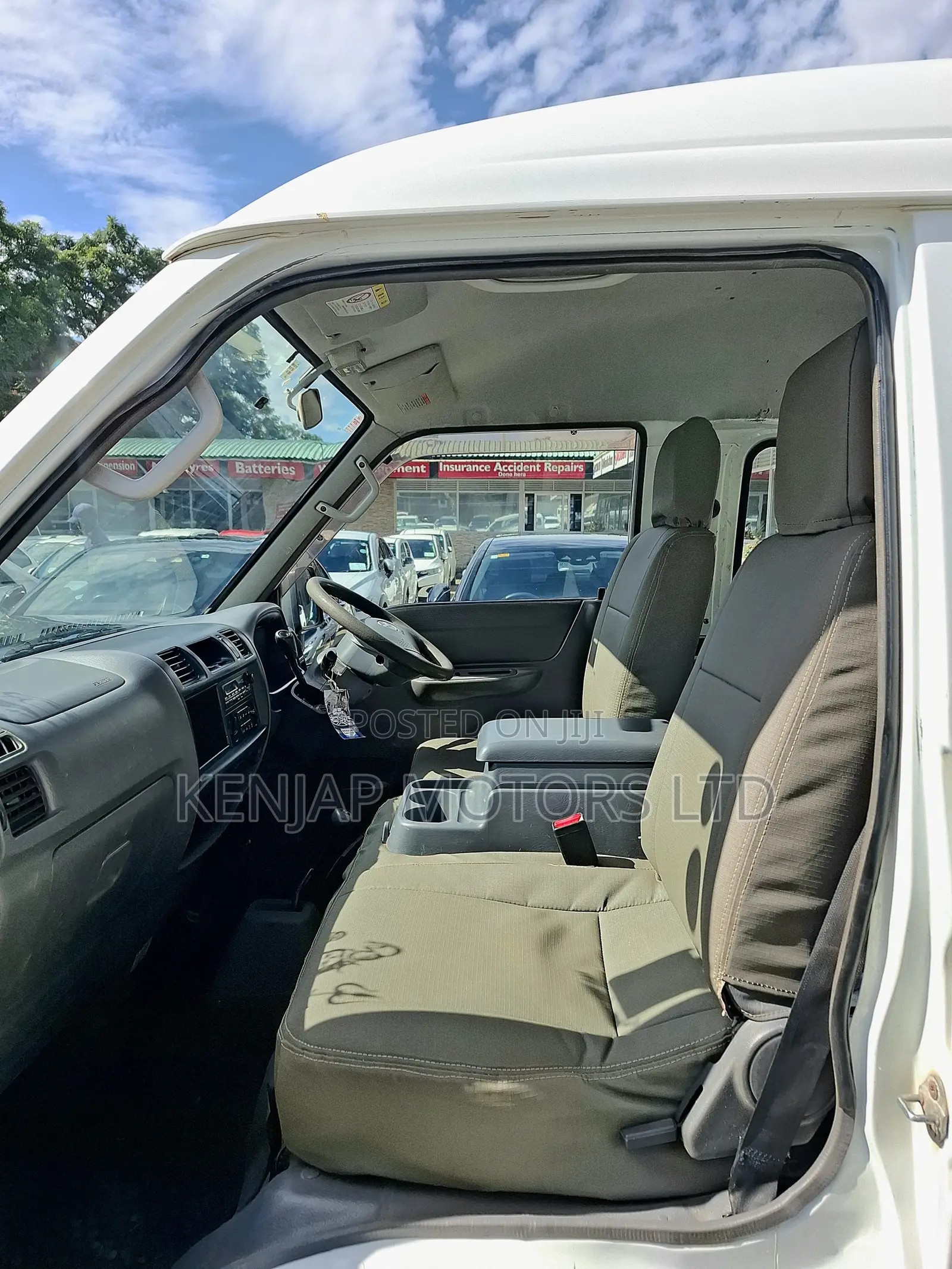 Mazda Bongo 2015 White