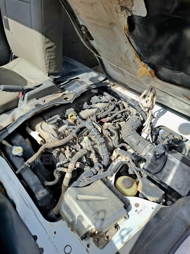 Mazda Bongo 2015 White - thumbnail 11