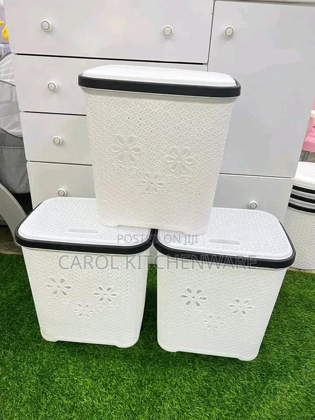 Plastic Laundry Basket With Lid/ Laundry Basket - thumbnail 2