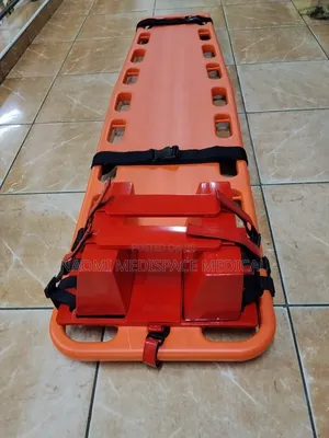 Spine Board With Head Immobilizer and Staps